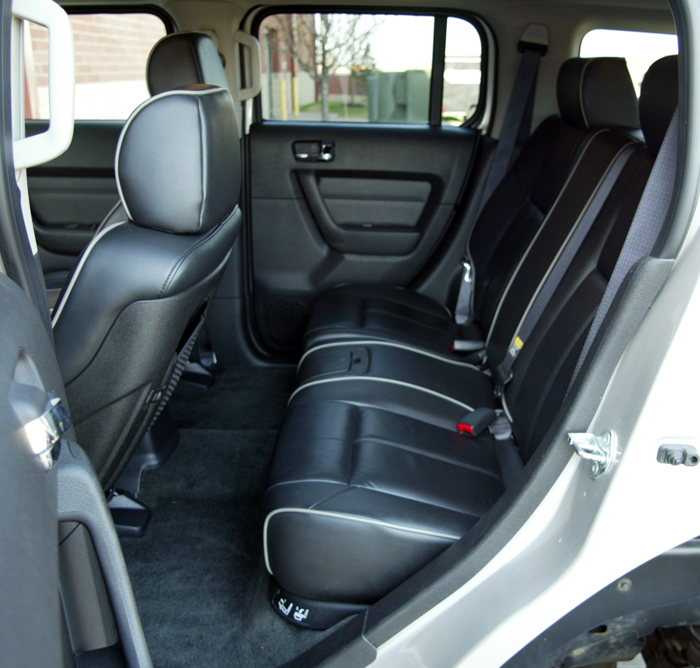 Lunggo Ndeprok Hummer H3 Interior