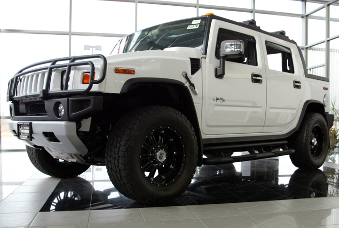 2009 New White Hummer H2 SUT available at Lynch Hummer
